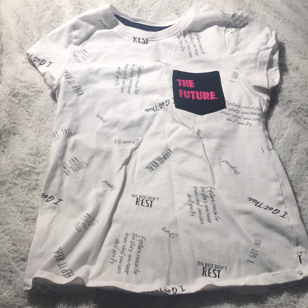 Shirt with words for the design size(medium 7-8)